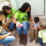 Contribuir con la Extensión Universitaria en brigadas integrales de apoyo a escuelas primarias del turno vespertino, ubicadas en sectores vulnerables de la ciudad de Saltillo.
Participando con intervenciones semanales durante el semestre en curso, cuyas principales actividades son: teatro guiñol, platicas de psicología, asesoría jurídica a padres de familia, reforestación y limpieza, educación artística, recreación, herpetología, observación microscópica y activación física. Brigadas Escolares